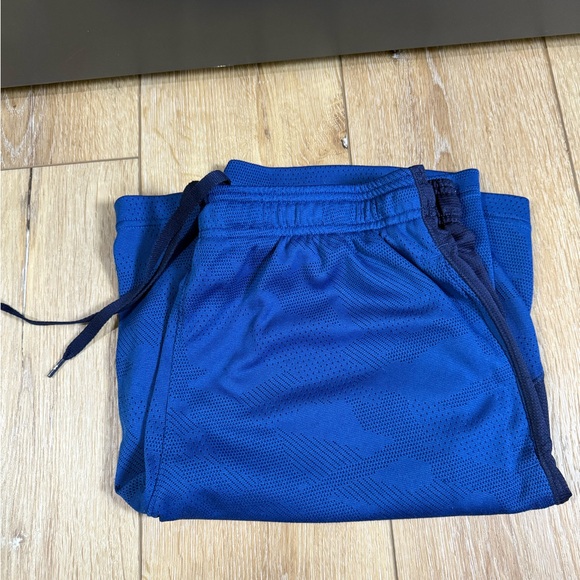 Under Armour Men's Blue Athletic Shorts Size Large - Picture 12 of 13